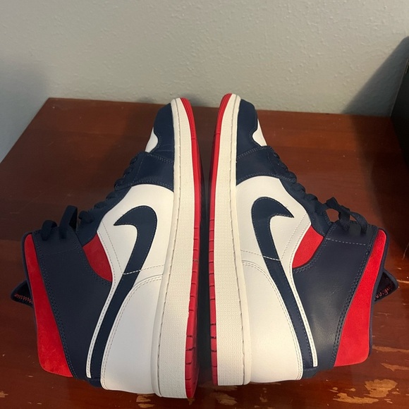 Nike Men's Red, Blue, and White Sneakers Air Jordan 1 mid SE - Picture 8 of 10